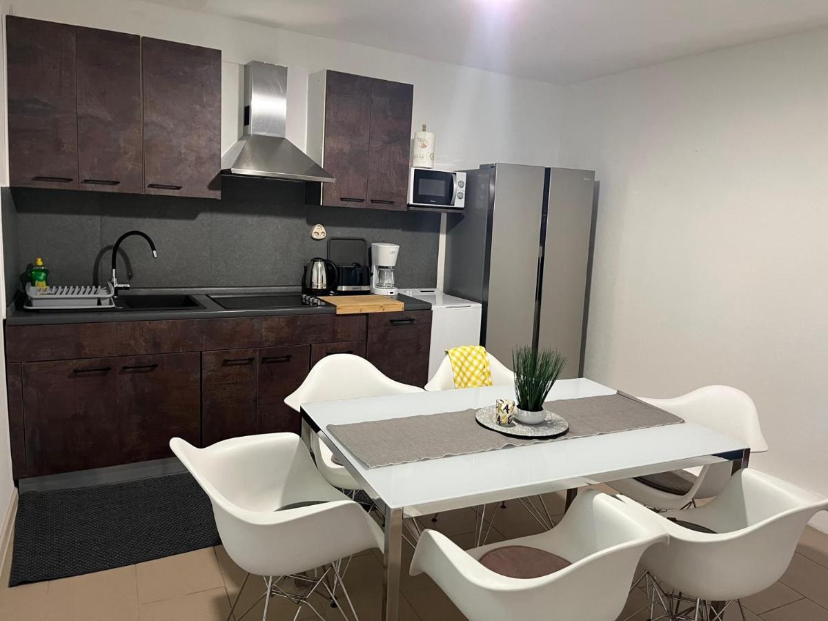 Apartmani Milokanovic Funtana Eksteriør billede