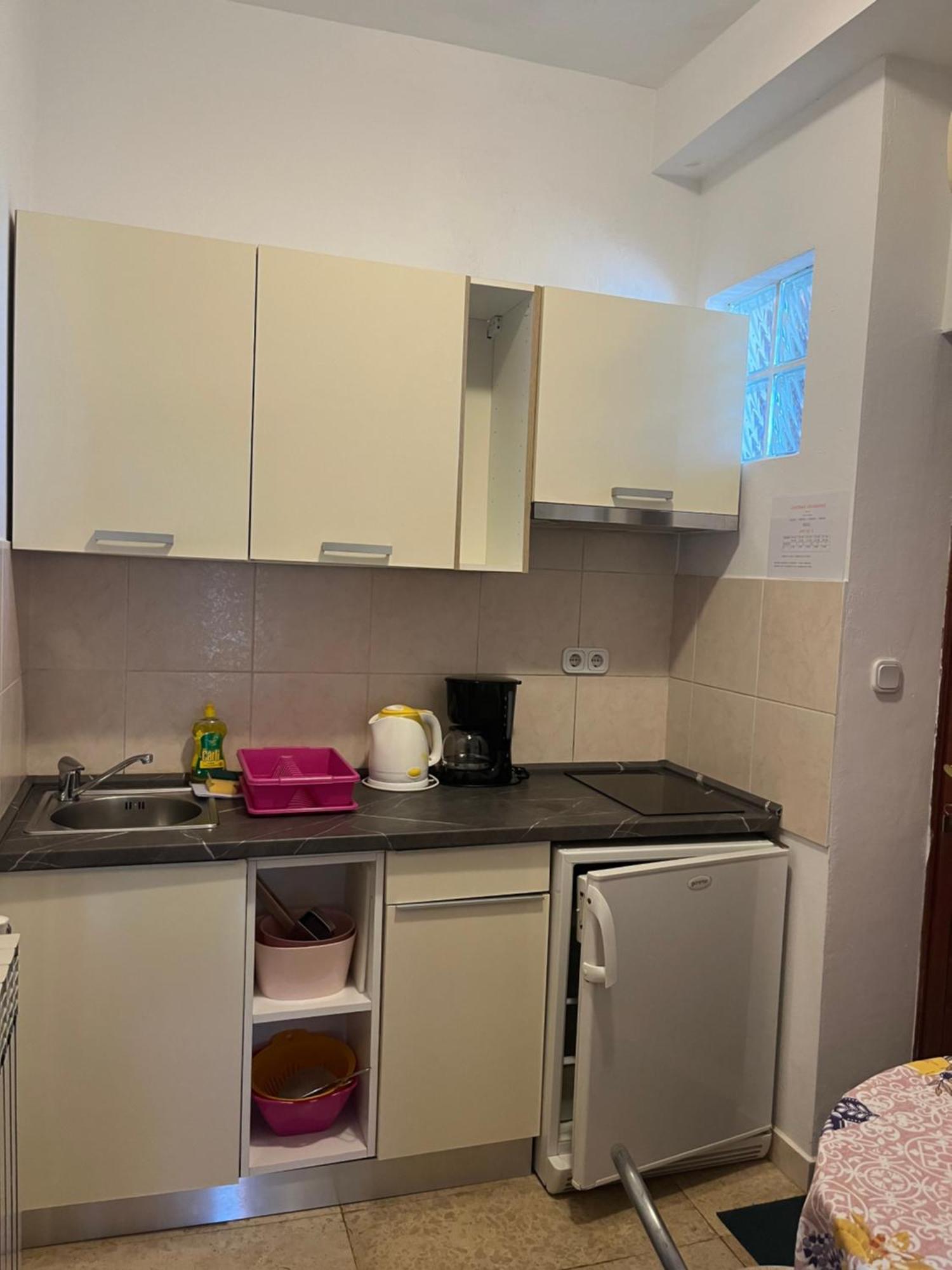 Apartmani Milokanovic Funtana Eksteriør billede